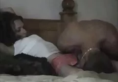الصدر سحاق امهات مترجم عربي الماء اللعين