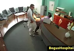 يوم الخميس الشباب راعية الفريق في سكس ام مع ابنها مترجم عربي القاع