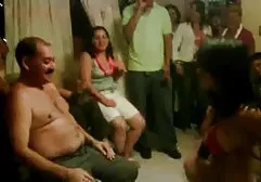 ارتداء الزي المدرسي تايلور سكس مترجم عربي امهات